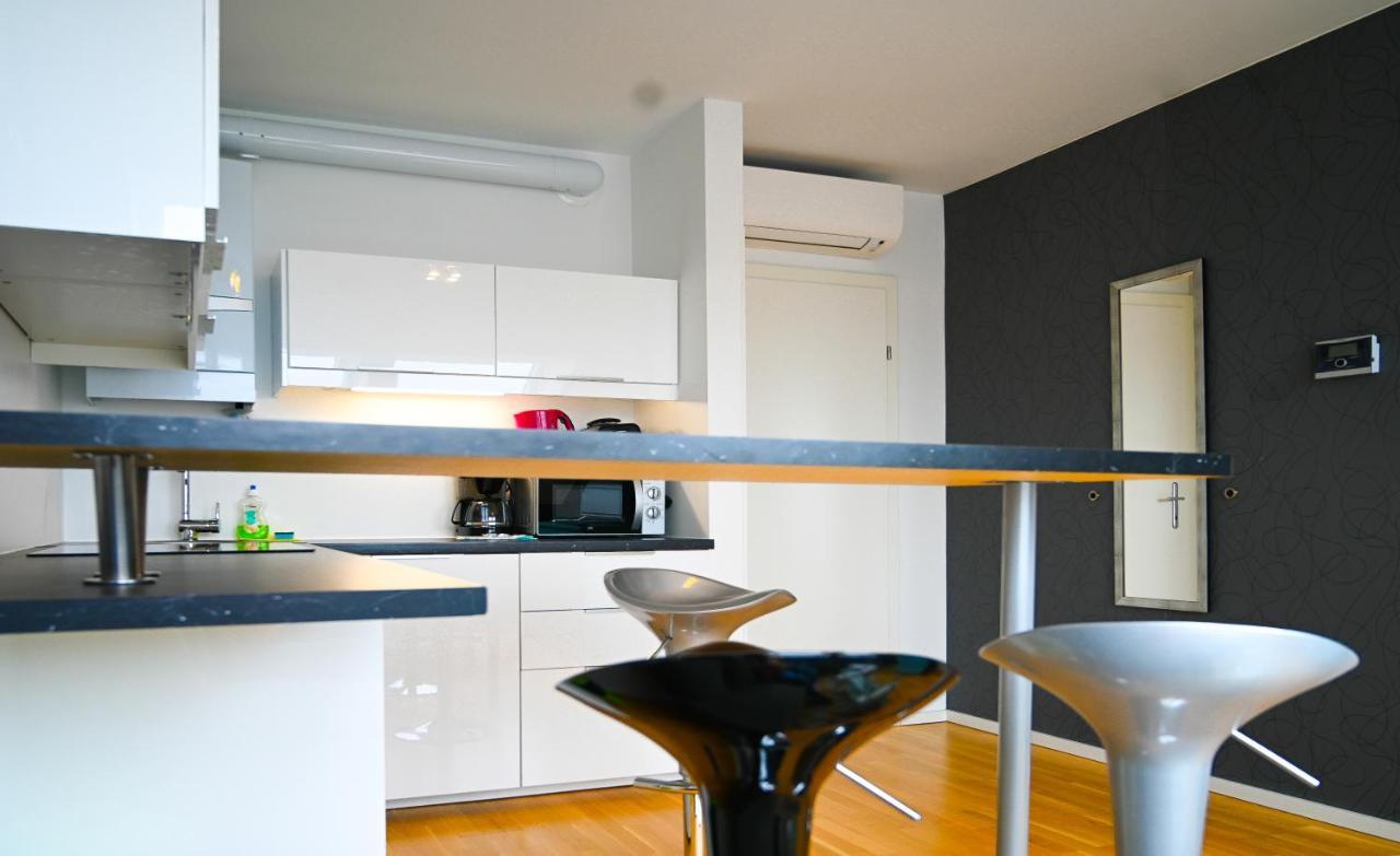 Hideaway Suite Danube Canal Відень Екстер'єр фото