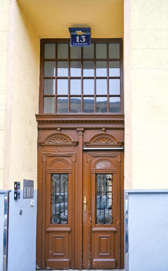 Hideaway Suite Danube Canal Відень Екстер'єр фото