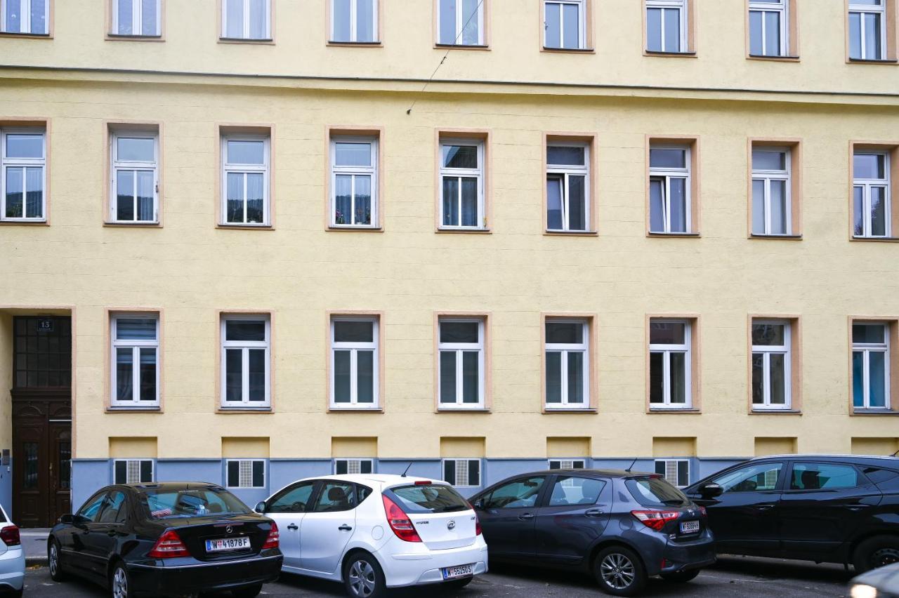 Hideaway Suite Danube Canal Відень Екстер'єр фото
